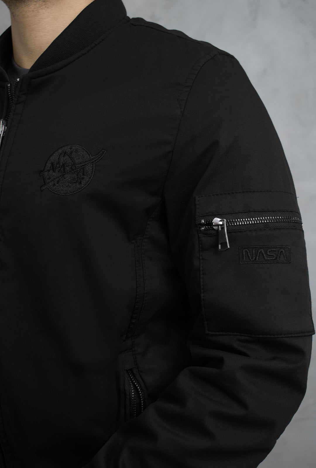 DETALLE-NEGRO#Color_Negro