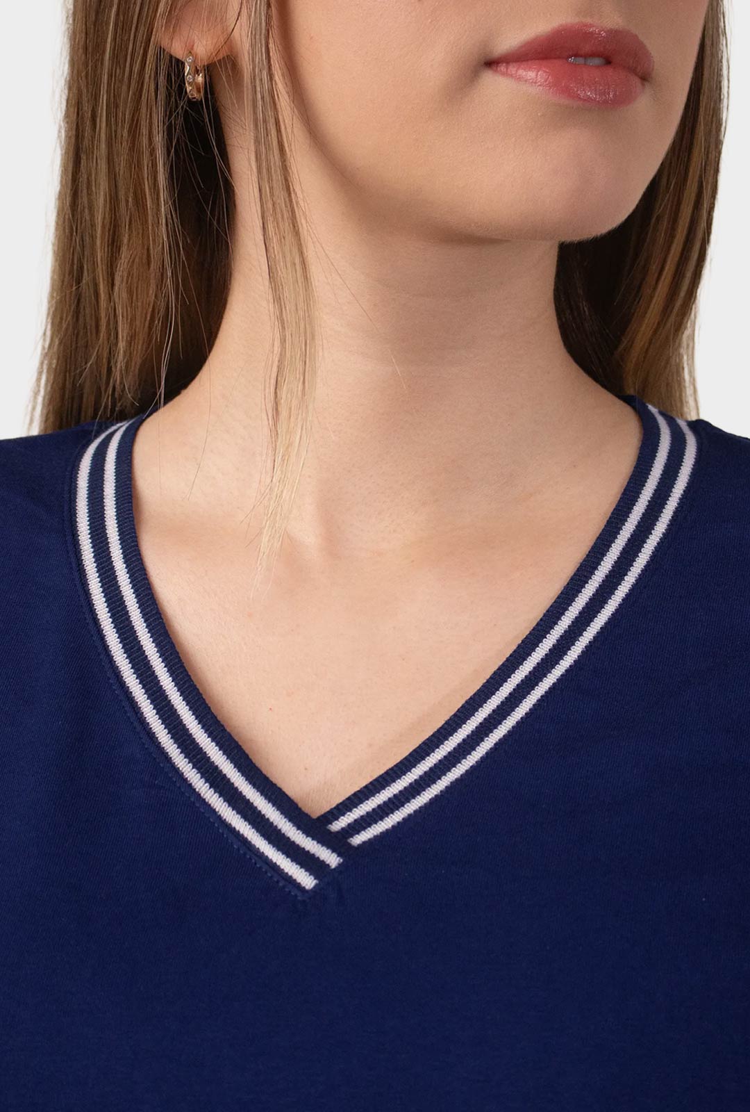 polo-capri-cuello-v-acero-mujer-detalle#Color_Acero