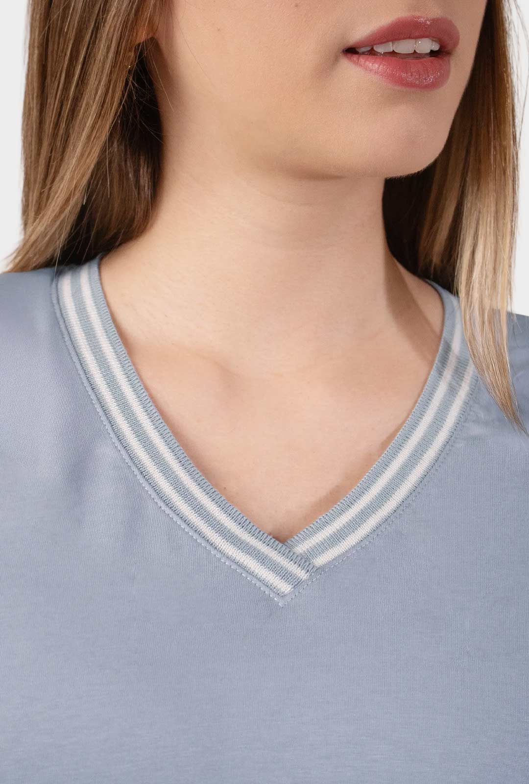 polo-capri-cuello-v-denimbb-mujer-detalle#Color_Denim BB