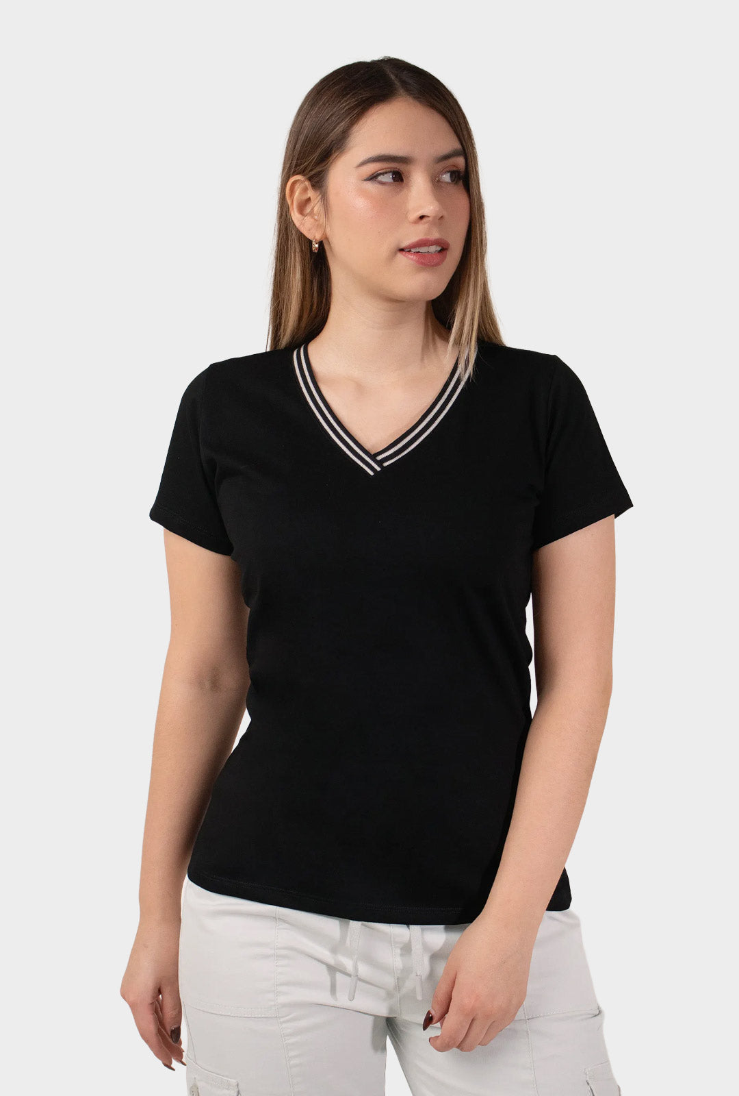 polo-capri-cuello-v-negro-mujer-frente#Color_Negro