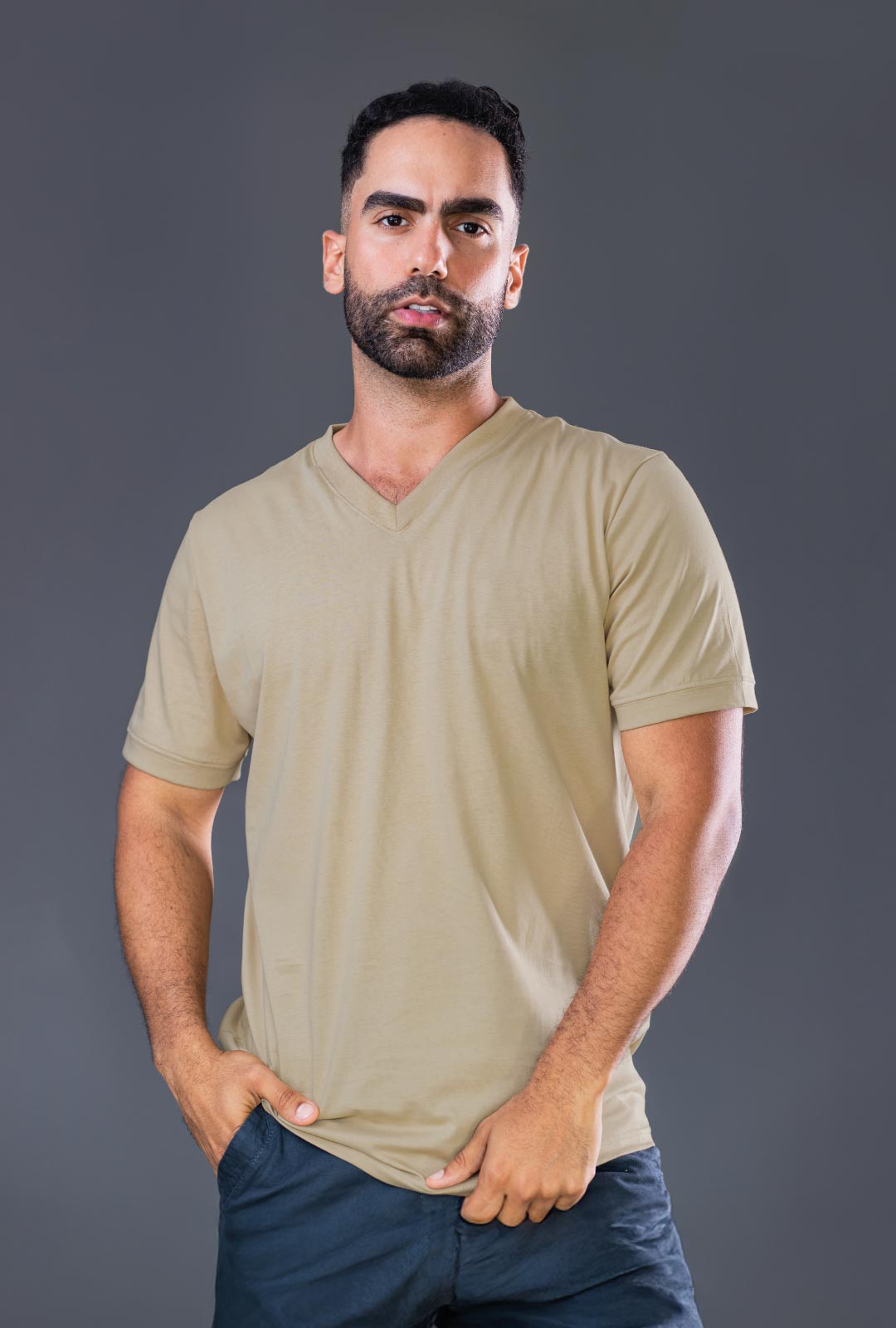 Polo para hombre - Básico Cuello V