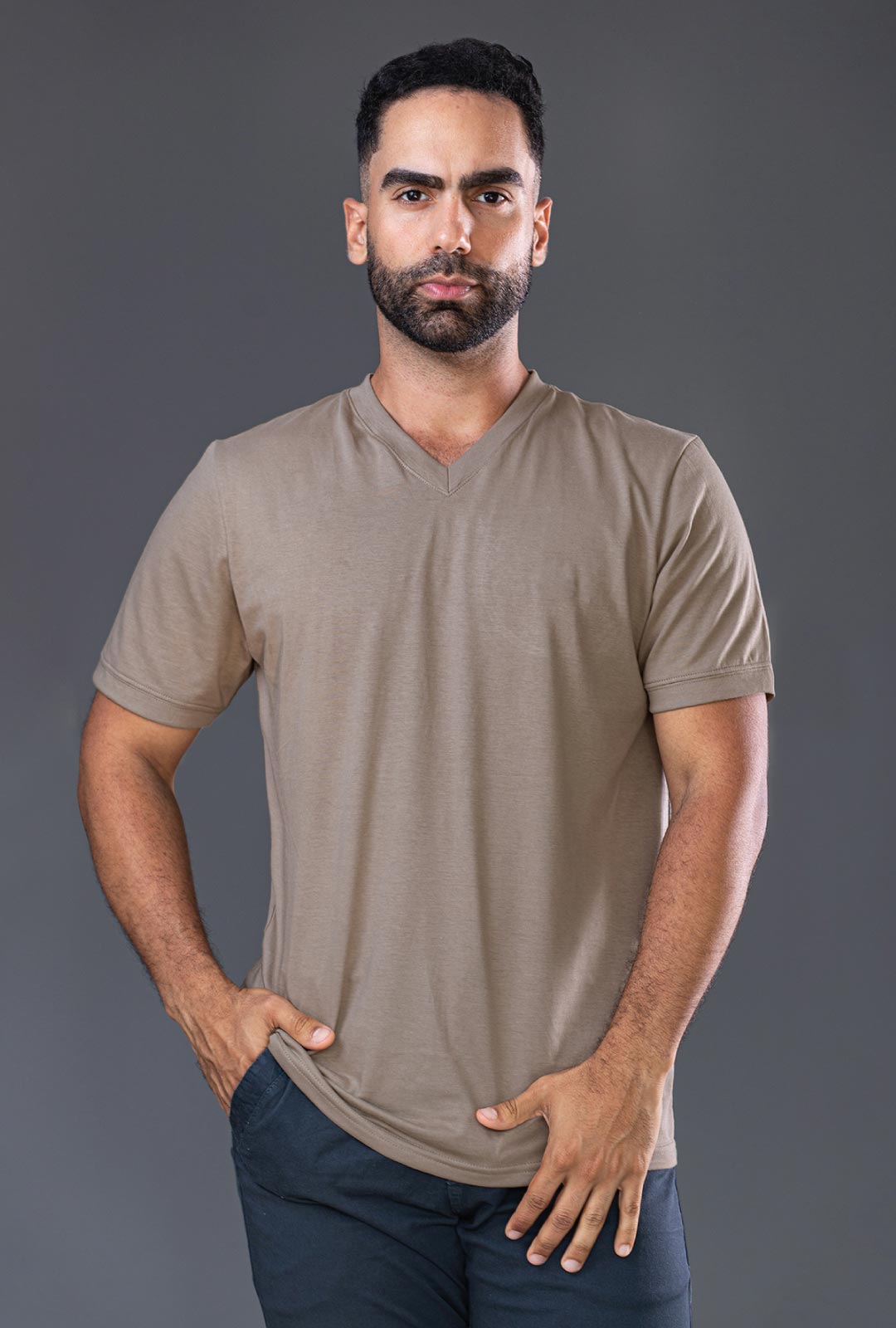 Polo para hombre - Básico Cuello V