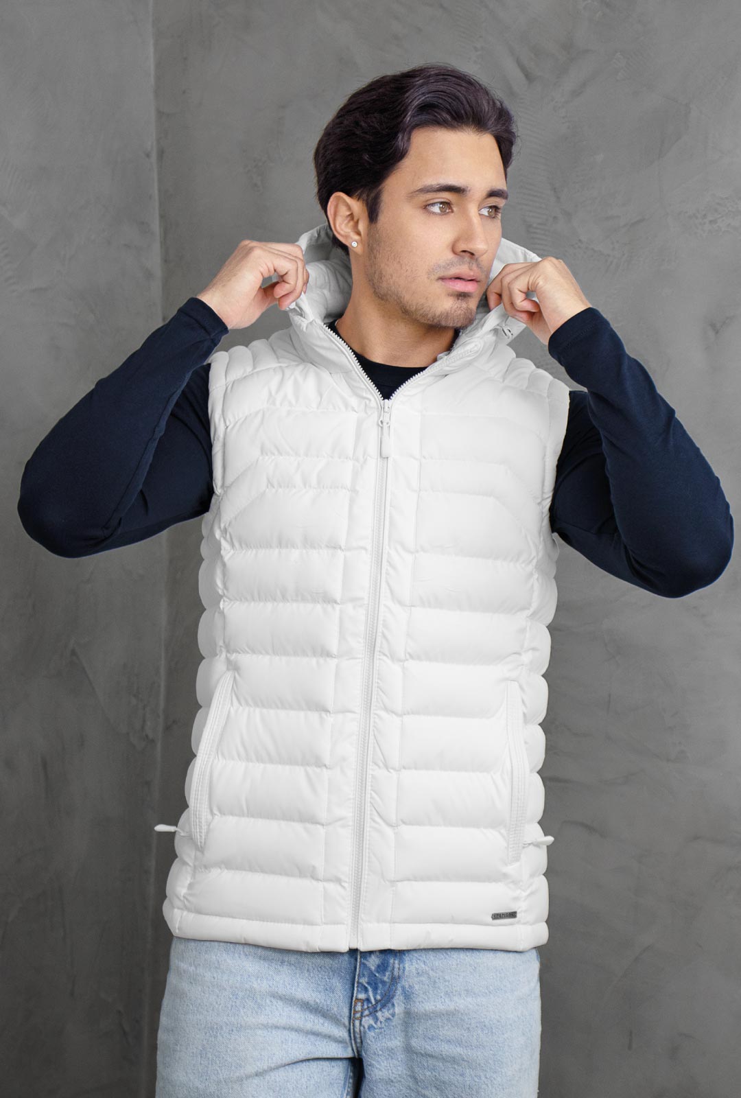 Chaleco básico capucha para hombre
