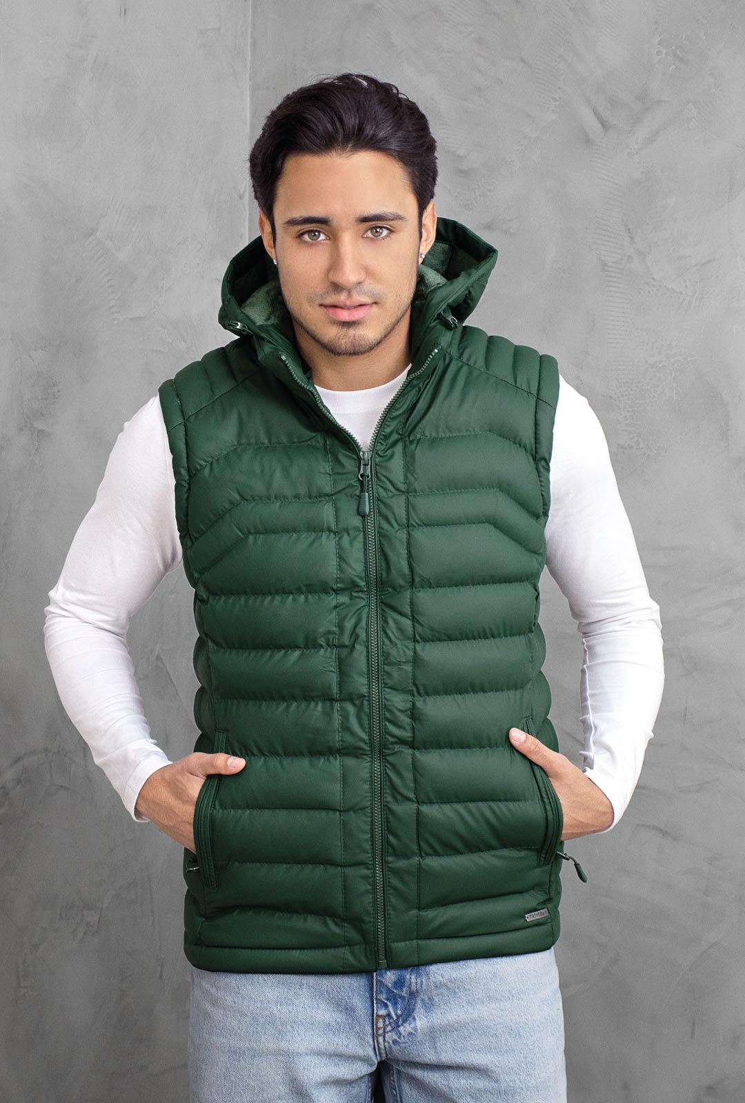 Chaleco básico capucha para hombre