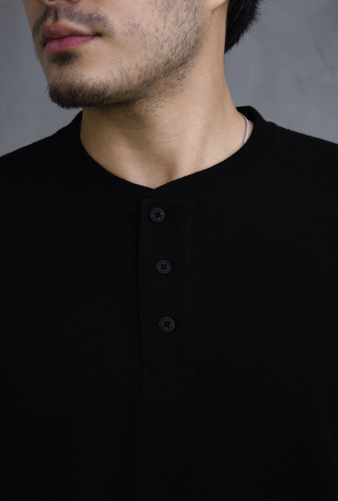 Polo_hombre_waffer_neru_negro#Color_Negro