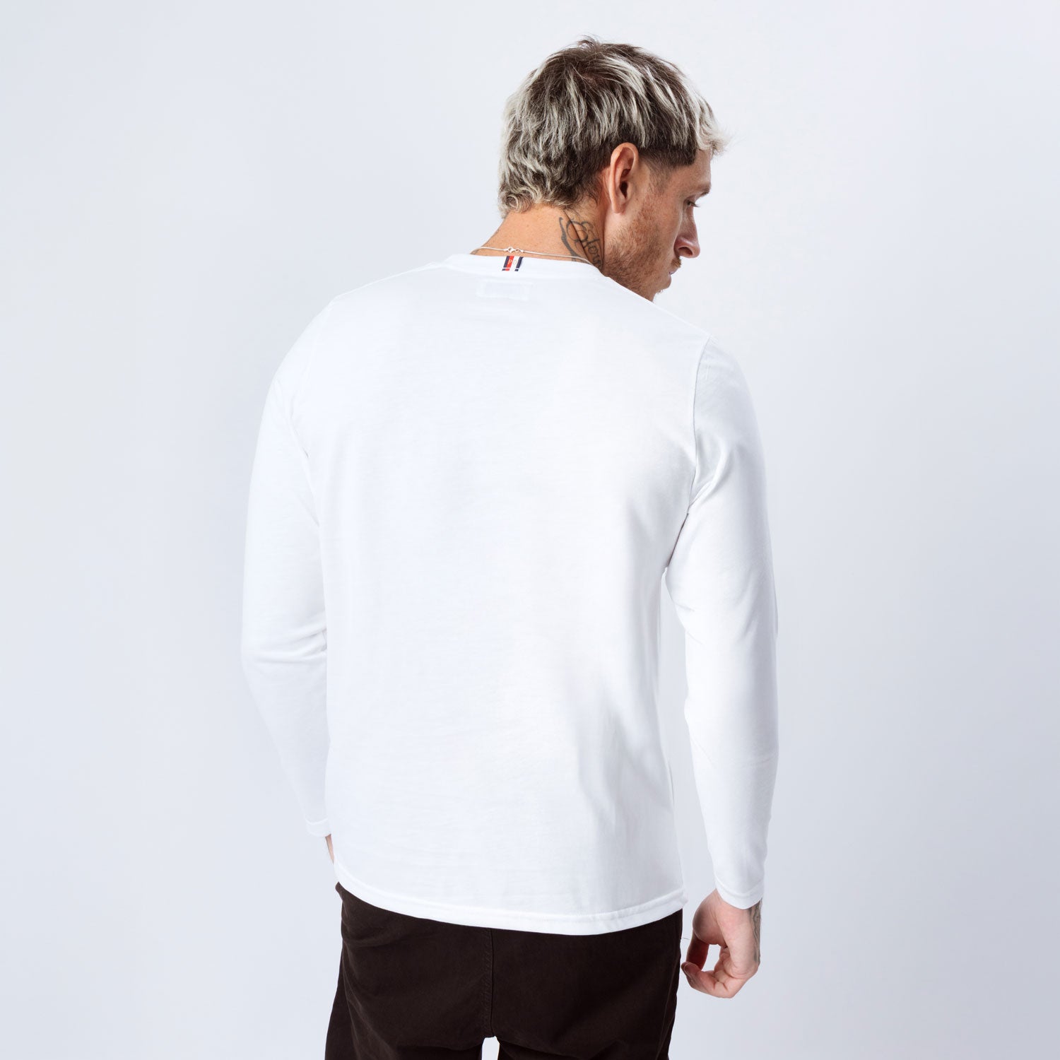 #Color_Blanco